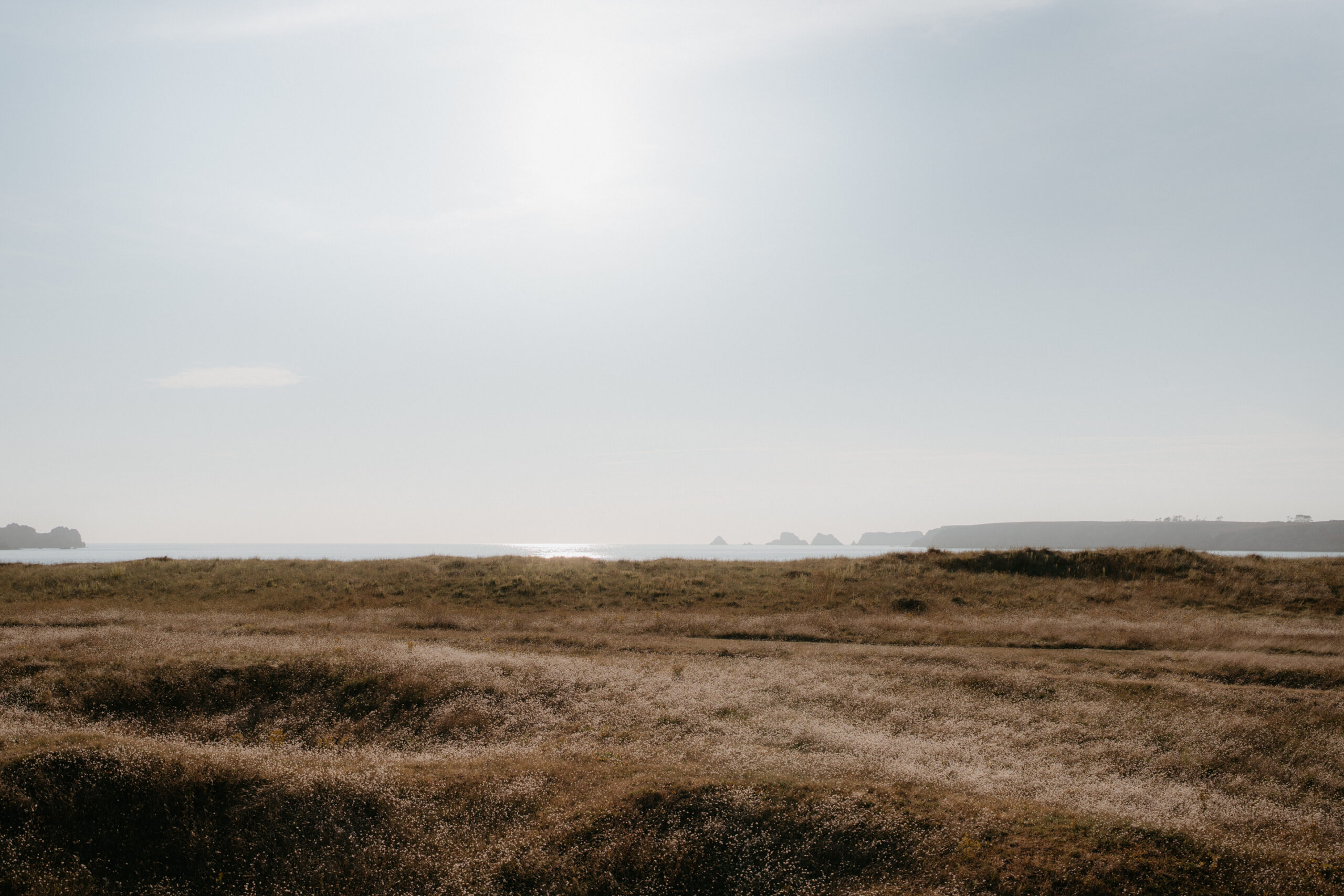 Photographe séance engagement photo couple Finistère Bretagne Crozon