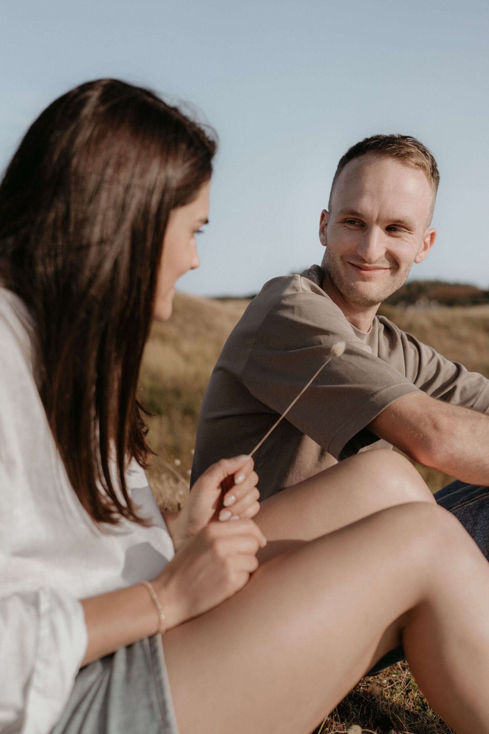 Photographe séance engagement photo couple Finistère Bretagne Crozon