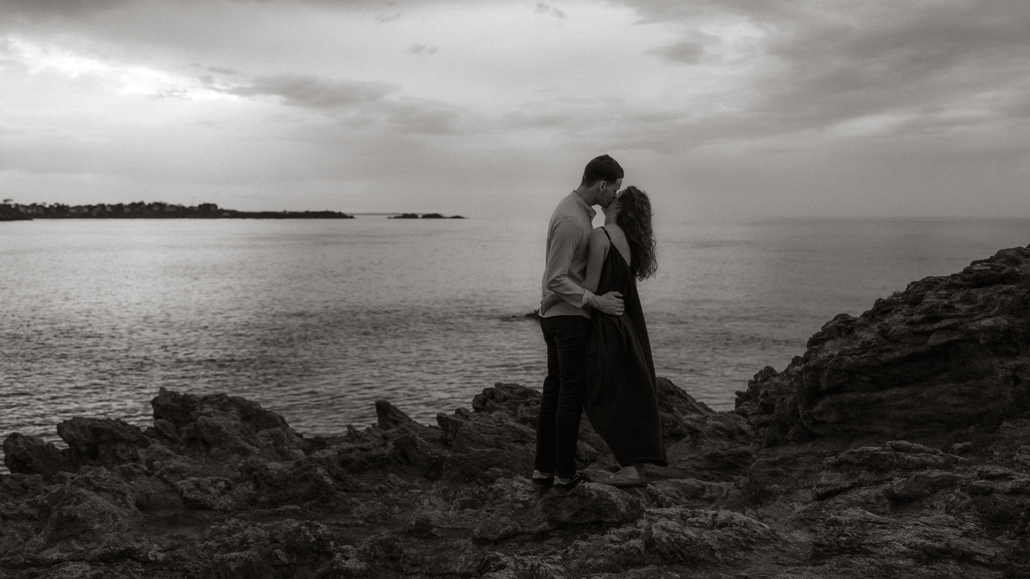 Séance photo couple Bretagne Photographe séance engagement côte d'Émeraude