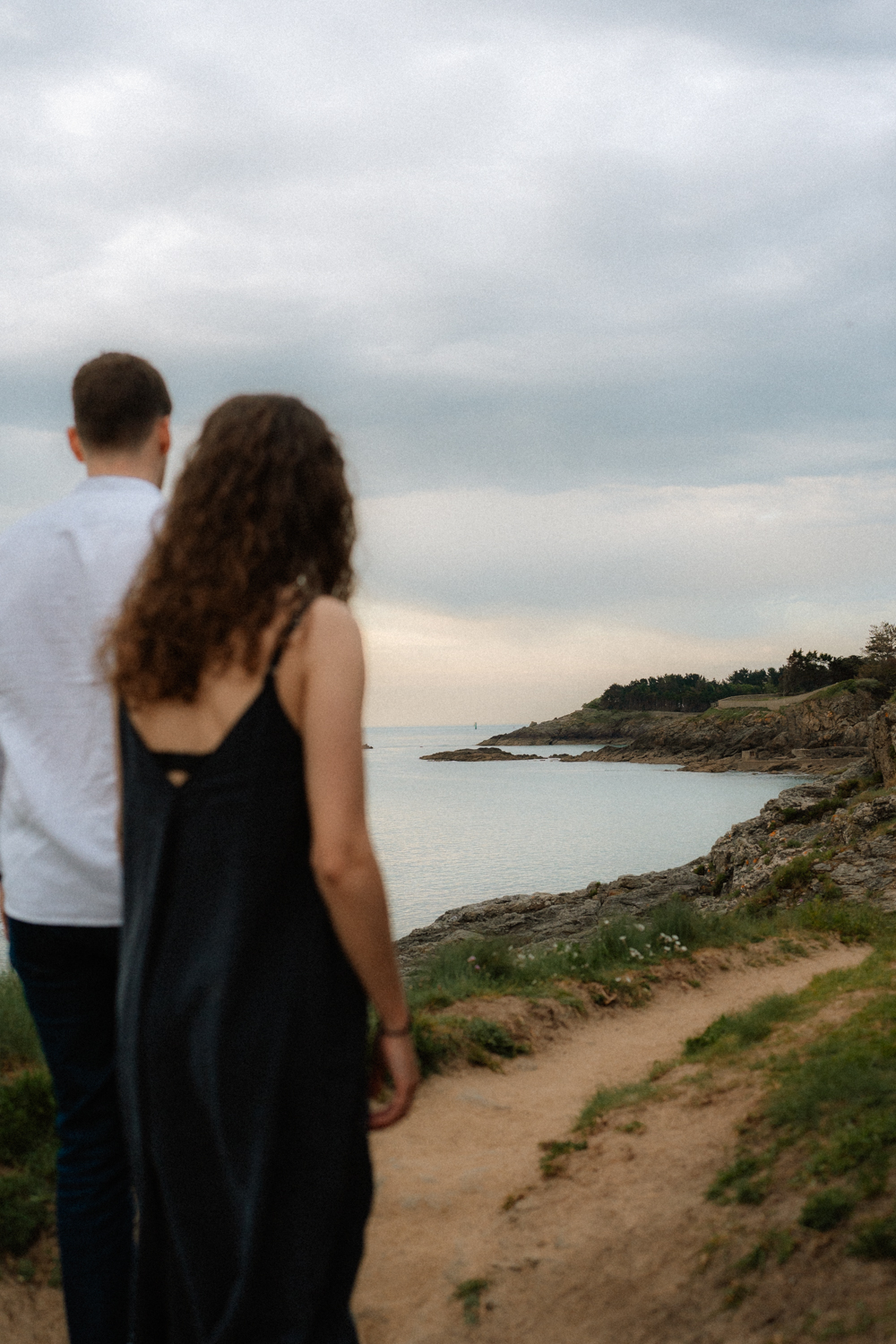 Séance photo couple Bretagne Photographe séance engagement côte d'Émeraude