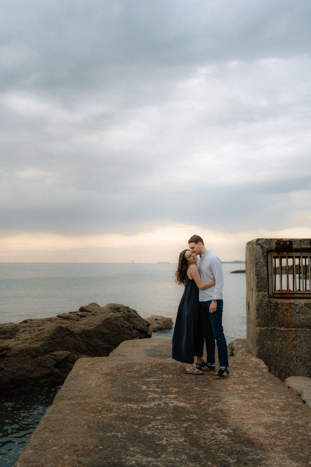 Séance photo couple Bretagne Photographe séance engagement côte d'Émeraude