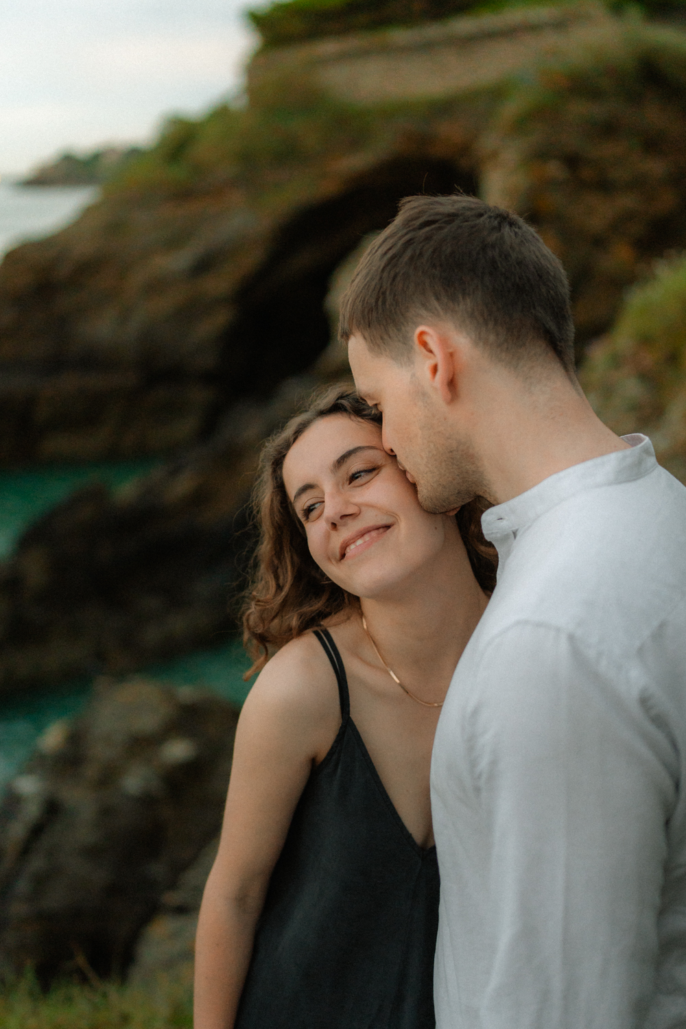Séance photo couple Bretagne Photographe séance engagement côte d'Émeraude