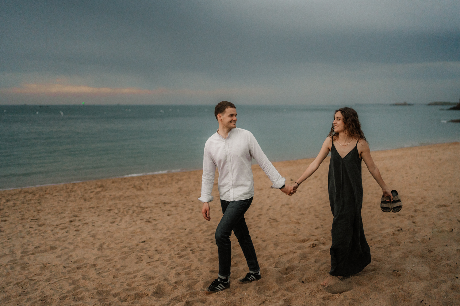 Séance photo couple Bretagne Photographe séance engagement côte d'Émeraude