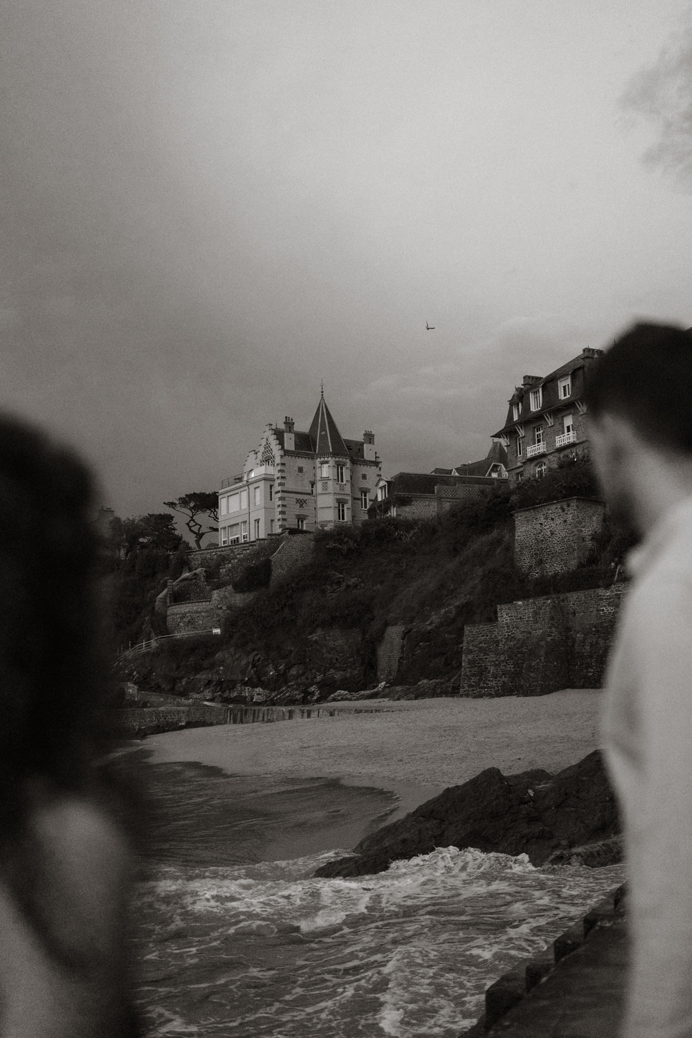 Séance photo couple Bretagne Photographe séance engagement côte d'Émeraude