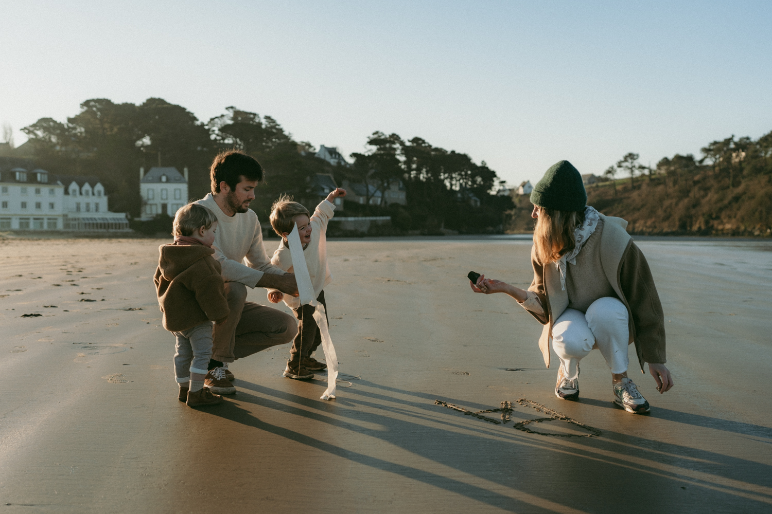 Séance photo famille plage hiver Finistère