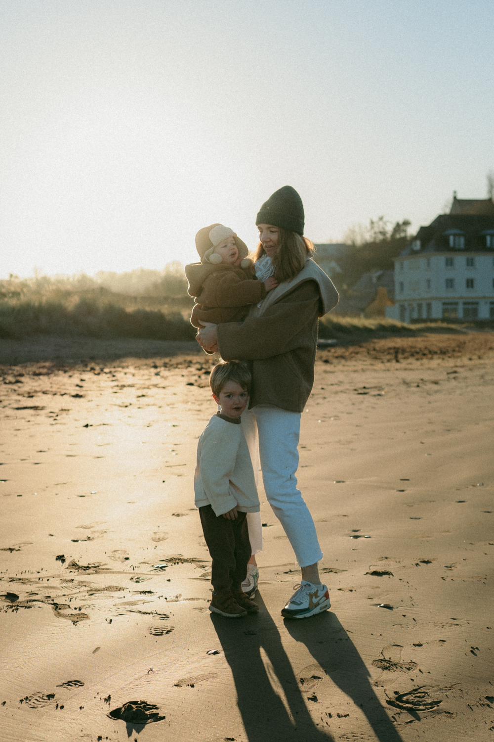 Photographe-Famille-Finistère-FannyJzql-9 Séance photo famille plage hiver Finistère