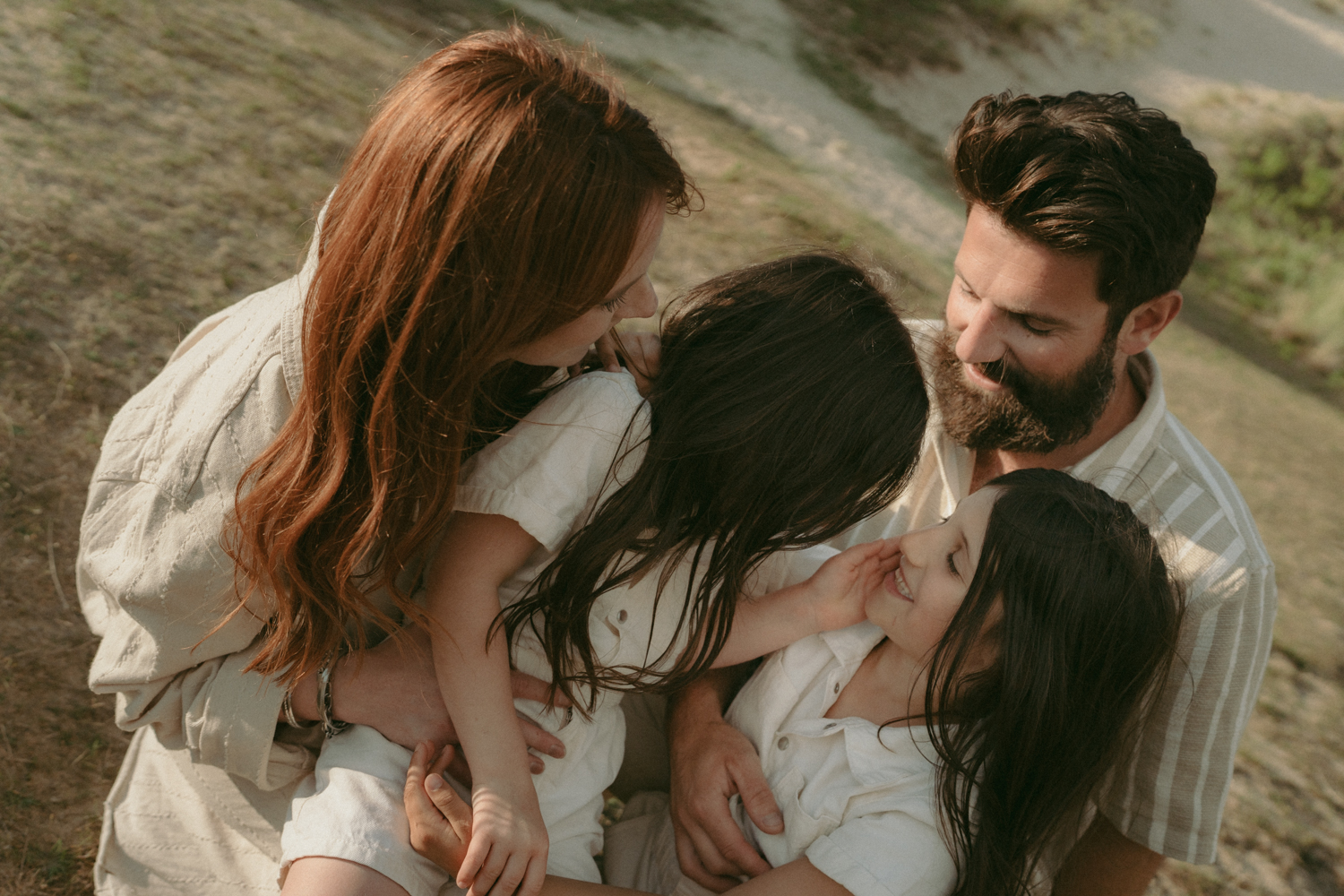Séance-photo-Famille-Finistère-FannyJzql-58 Photo famille dans les dunes
