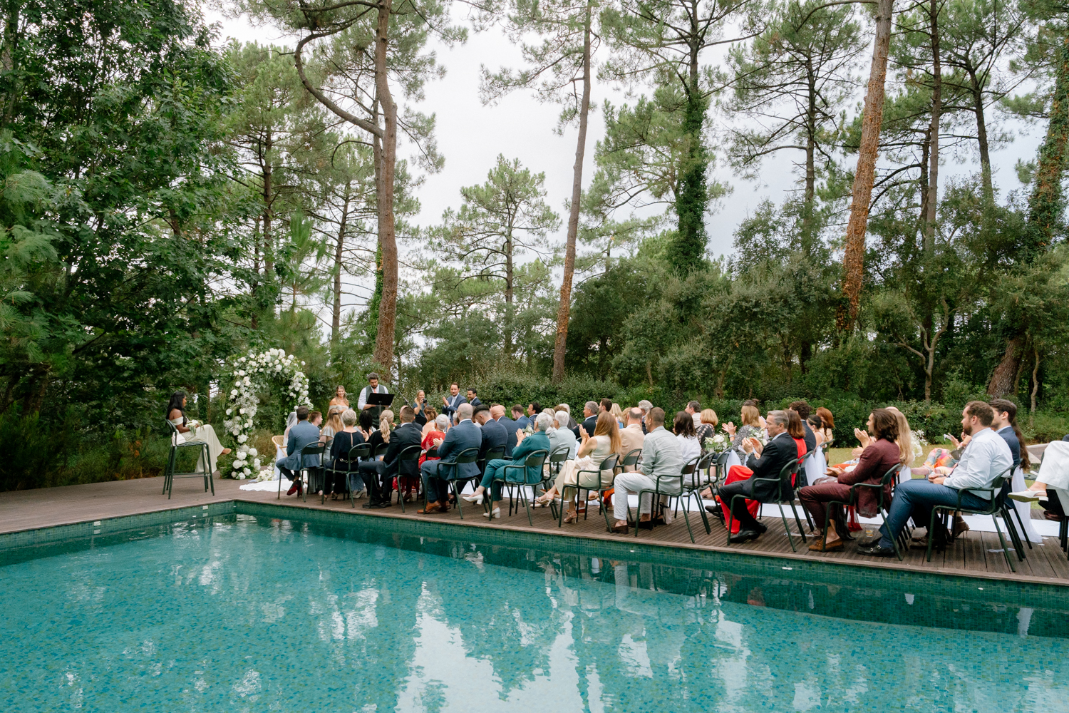 Une cérémonie laïque en extérieur