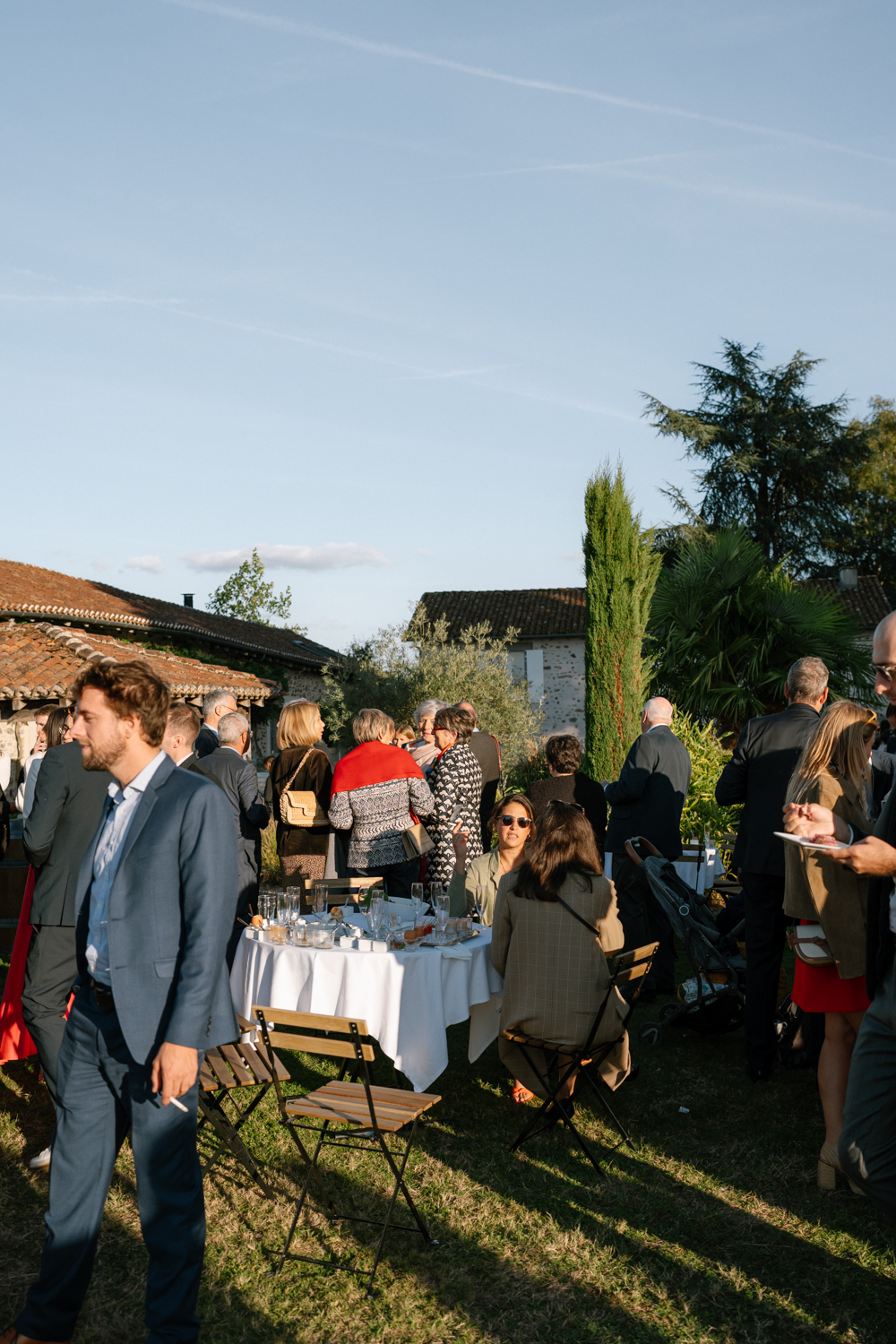 Mariés pendant leur elopement en montagne