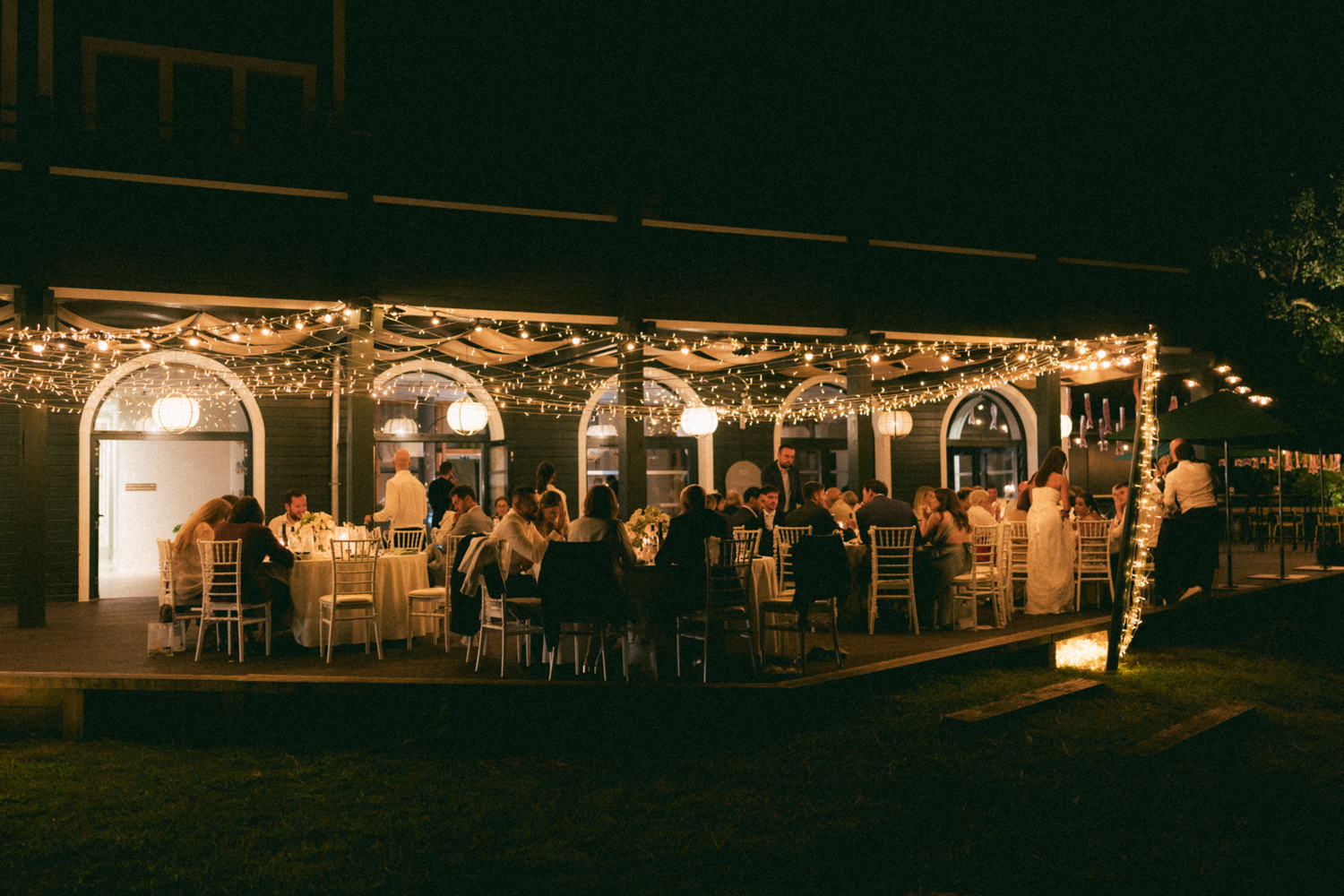 Dîner des mariés à la belle étoile